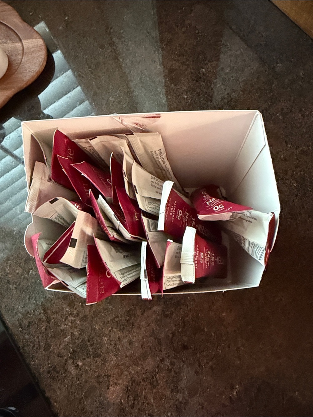 CLEAR PROTEIN+ Raspberry Yuzu Stick Packs - Picture 2 of 6